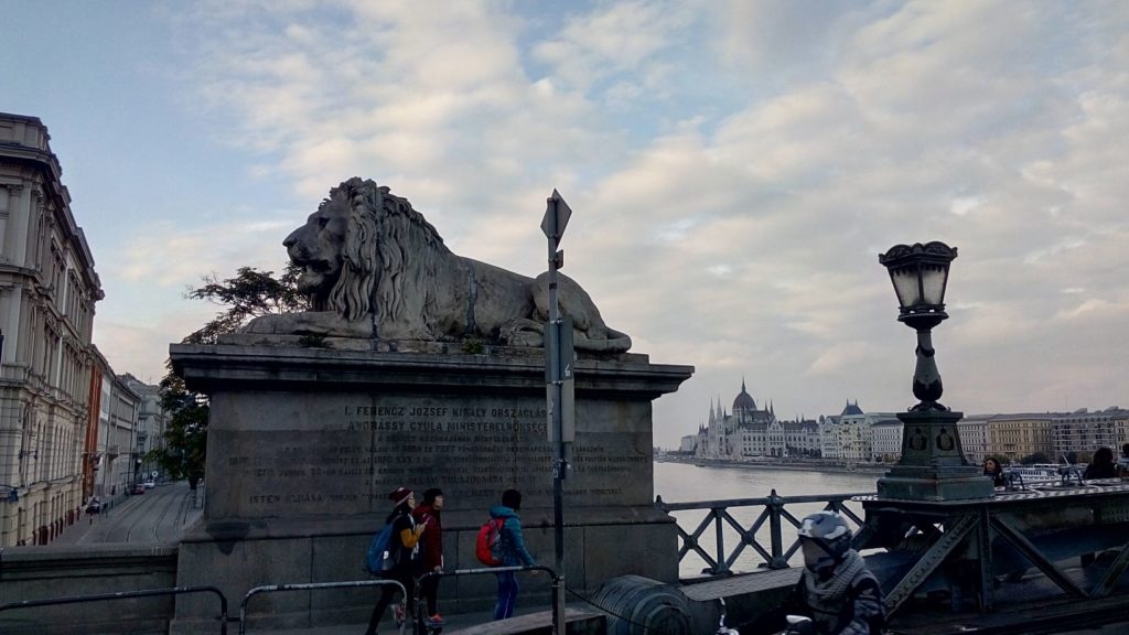  Széchenyi Chain Bridge